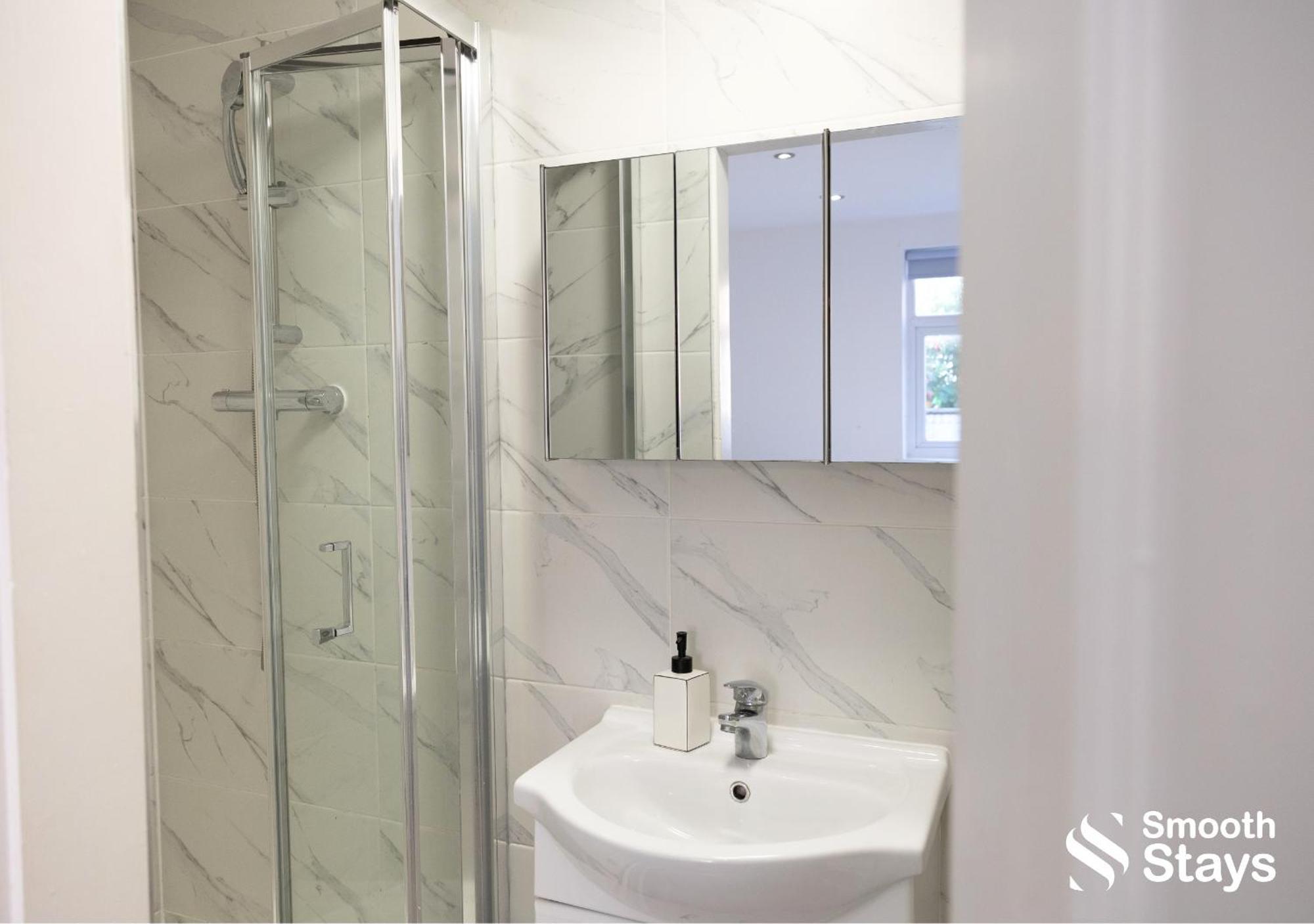 One Bedroom Apartment At Smooth Stays Short Lets & Serviced Accommodation Preston With Parking Near Train Station Exterior foto