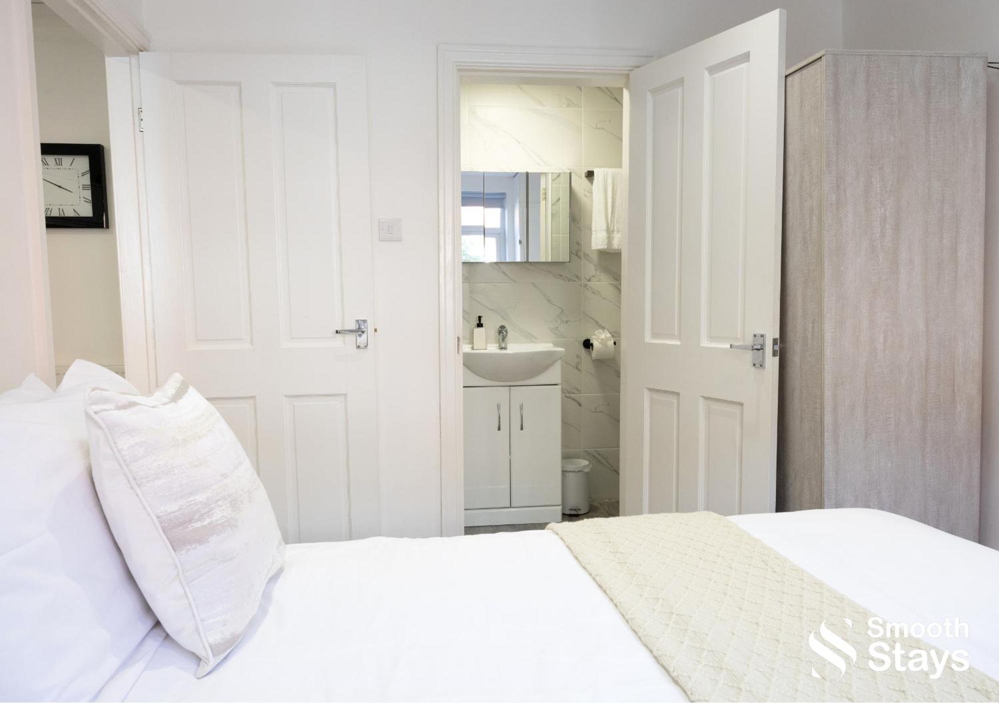One Bedroom Apartment At Smooth Stays Short Lets & Serviced Accommodation Preston With Parking Near Train Station Exterior foto